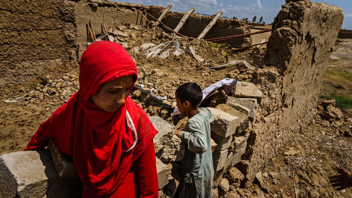 Tálibán se blíží ke Kábulu, šéf OSN varuje před vleklou občanskou válkou